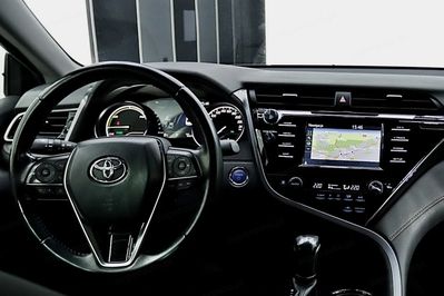 Toyota Camry 2.5 Hybrid Comfort CVT