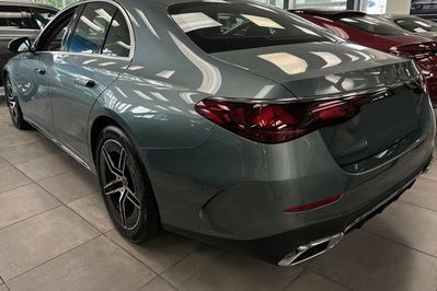 Mercedes Klasa E 200 4-Matic AMG