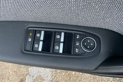 Renault Captur Techno 1.6 E-Tech Hybrid AT