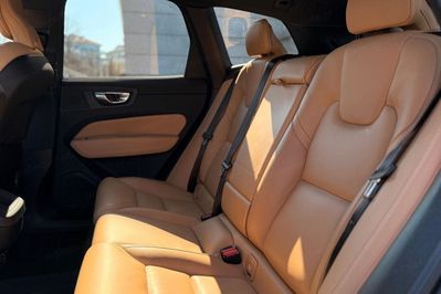 Volvo XC60 B5 B AWD Plus Dark aut