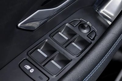 Jaguar E-Pace 2.0 i4P AWD R-Dynamic SE