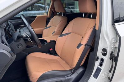 Lexus ES 300h Business Edition
