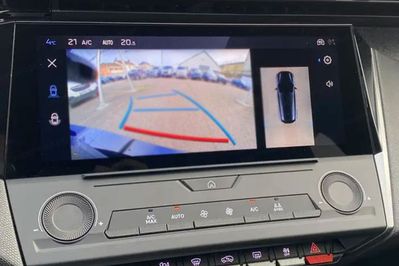 Peugeot 308 Allure e-DCS6 1.2 mHEV