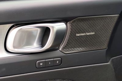 Volvo XC40 B4 B Plus Dark