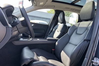 Volvo XC60 T8 Plug-in Hybrid AWD Ultimate Dark