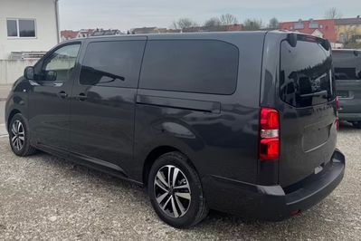 Peugeot Traveller Long L2H1 Business EAT8