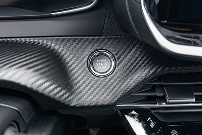 Peugeot 2008 Allure EAT8 1.2 PureTech