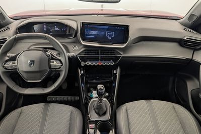 Peugeot 2008 ALLURE 1.2 PureTech