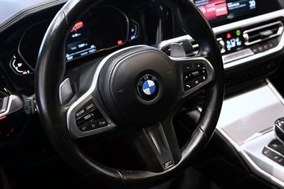 BMW Seria 3 330i aut