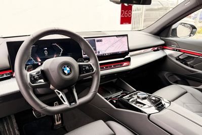 BMW Seria 5 520i mHEV aut