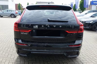 Volvo XC60 B5 AWD Ultra Dark