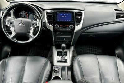 Mitsubishi L200 2.2 d DC Instyle Plus