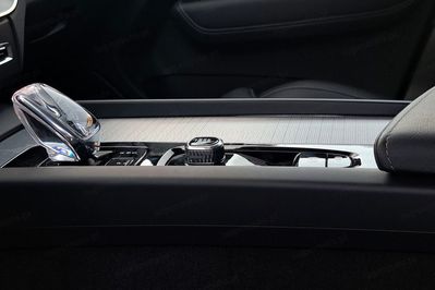 Volvo XC60 B5 B AWD Ultra Black Edition