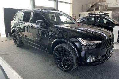 Volvo XC90 B5 AWD Ultra Black Edition