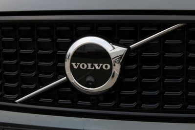 Volvo XC40 B3 Ultra Dark