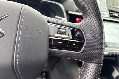 DS DS 7 Performance Line 1.6 E-Tense Hybrid AT