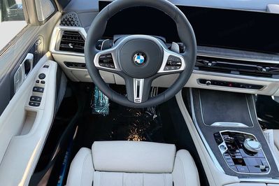 BMW X7 M60i xDrive