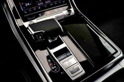 Audi Q7 60 TFSI e quattro S Line .