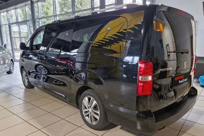 Peugeot Traveller Long L2H1 Business EAT8