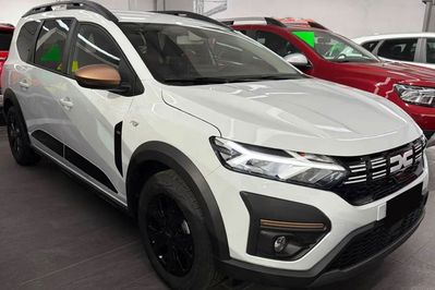 Dacia Jogger Extreme 7-miejsc 1.6 Full Hybrid