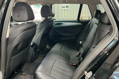 BMW Seria 5 530e xDrive Luxury Line aut
