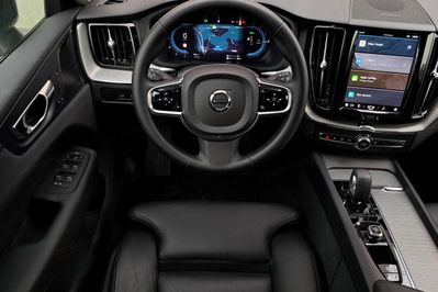 Volvo XC60 T6 Plug-In Hybrid AWD Plus Dark aut
