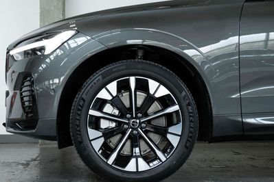 Volvo XC60 B5 AWD Ultra Dark