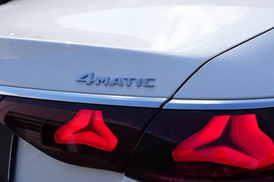 Mercedes E Klasa 220 d  4-Matic AMG