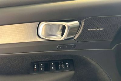 Volvo XC40 B4 Ultra Dark