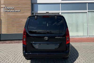 Toyota Proace City Verso Long VIP AT8