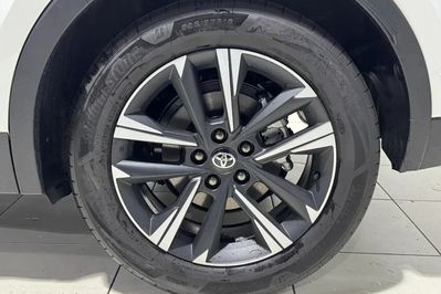 Toyota C-HR Style 2.0 Hybrid Dynamic Force Plug-in