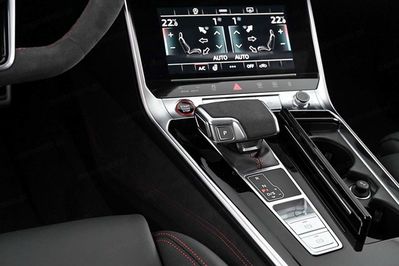 Audi A6 RS6 TFSI quattro Performance Avant