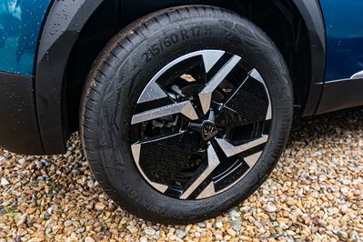 Peugeot 2008 Allure e-DCS 1.2 mHEV