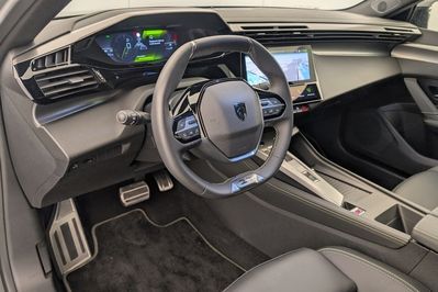 Peugeot 408 GT 1.2 mHEV e-DCS6