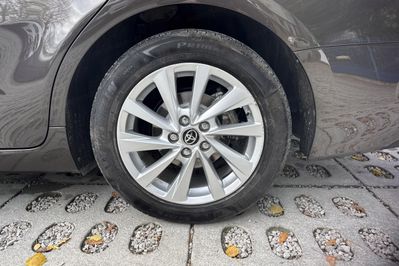 Toyota Camry Comfort 2.5 Hybrid