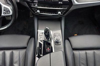 BMW Seria 5 520d xDrive M Sport