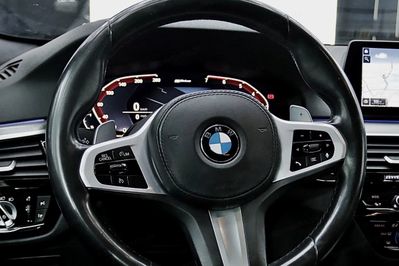 BMW Seria 5 530e xDrive M Sport