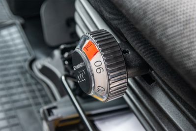 Iveco Daily 35S18 Kontener 8EP + Winda