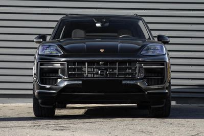 Porsche Cayenne E-Hybrid Black Edition