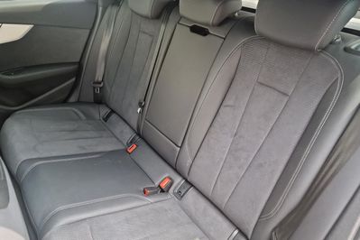 Audi A4 Avant 40 TDI quattro S Line