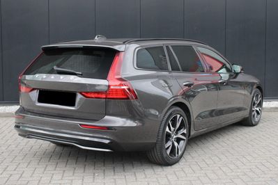 Volvo V60 B4 B Plus Dark