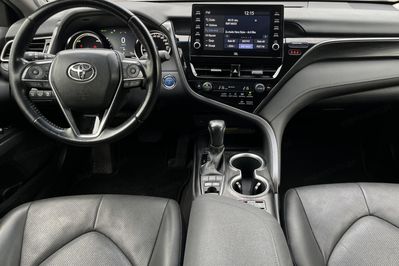 Toyota Camry 2.5 Hybrid Executive CVT