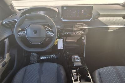 Peugeot 2008 ALLURE 1.2 mHEV e-DCS6