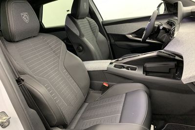Peugeot 3008 GT 1.2 mHEV e-DCS6