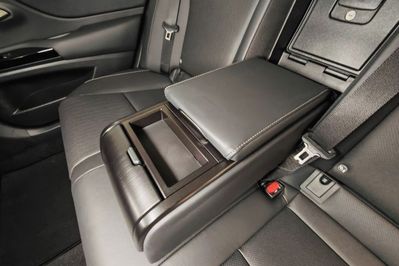 Lexus ES 300h Business Edition 2.5 E-CVT