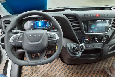 Iveco Daily 35S18 Zabudowa Brygadowa + Skrzynia