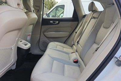 Volvo XC60 B4 D AWD Plus Dark