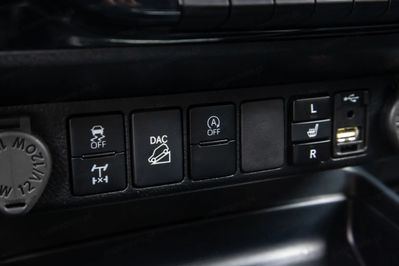 Toyota HiLux Double Cab SR5PLUS 4X4