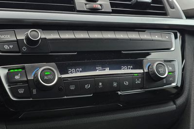 BMW Seria 3 320d xDrive Sport Line sport-aut