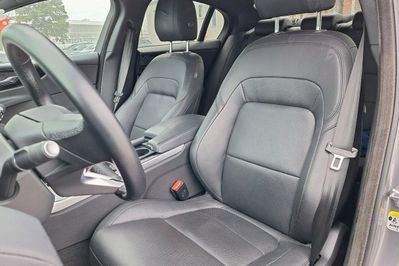 Jaguar XE D200 AWD SE